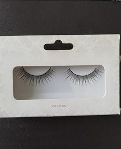 Baci Glamour Kunstige Øjenvipper - Skab et Flot Look!