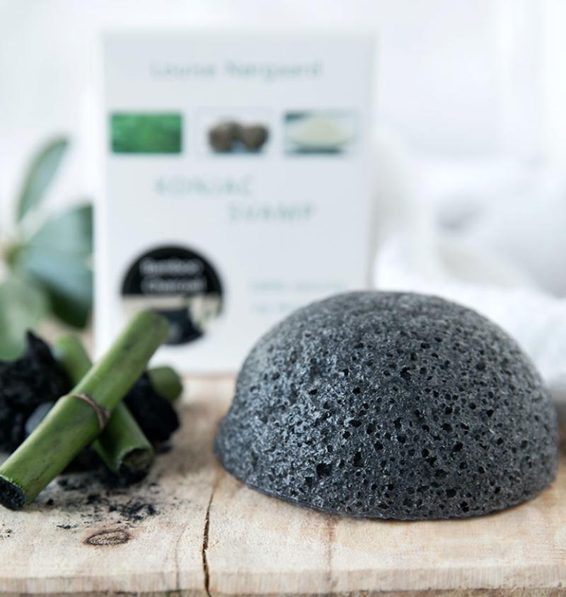 Økologisk Konjac Bamboo Charcoal Svamp til Uren Hud